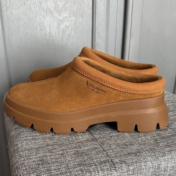 Koolaburra by UGG Tan Suede Clogs - Picture 3 of 4